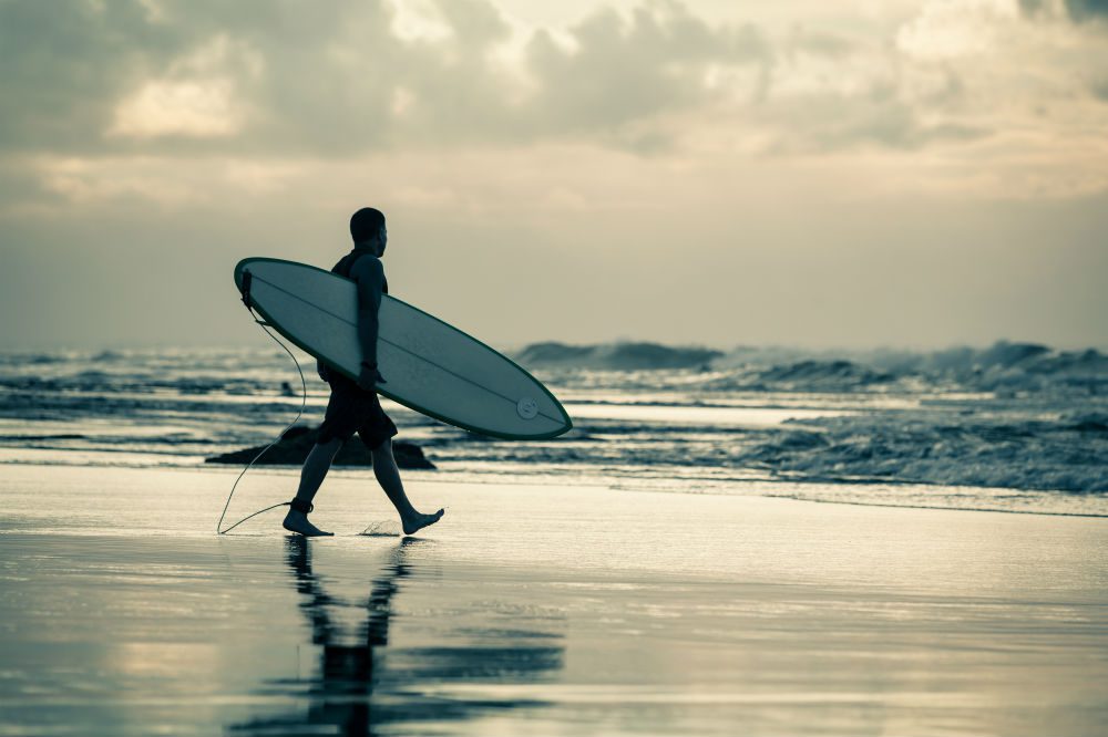 waxing skimboard