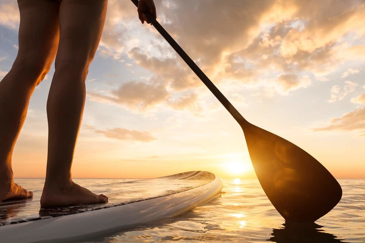 How to Paddleboard in the Ocean - watersporthq.com
